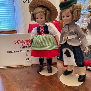 Dolls - Classic Red and Green Outfits